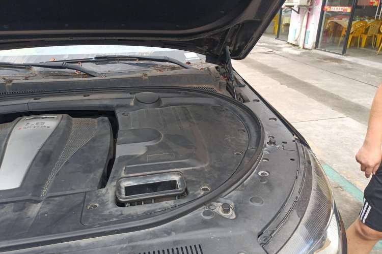 Used Zotye T700 2017 1.8T Dual-Clutch Luxury Model Engine Bay Left