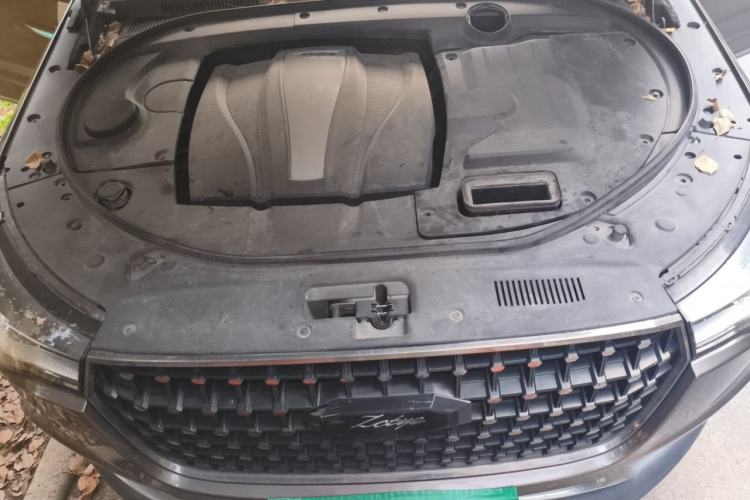Used Zotye T700 2017 1.8T Dual-Clutch Prestige Model Engine Bay