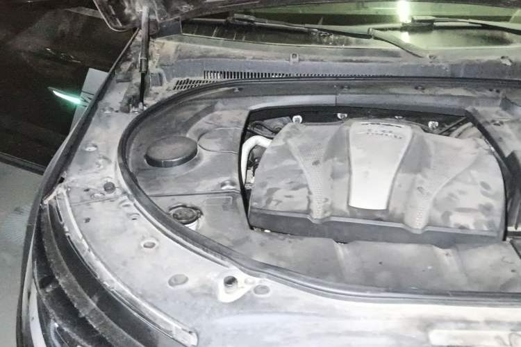 Used Zotye T700 2017 1.8T Dual-Clutch Prestige Model Engine Bay Right