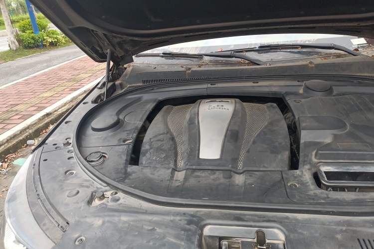 Used Zotye T700 2017 1.8T Dual-Clutch Luxury Model Engine Bay Right