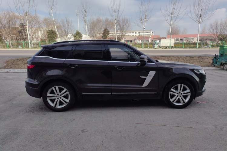 Used Zotye T700 2017 1.8T Dual-Clutch Prestige New Year Edition Exterior 2