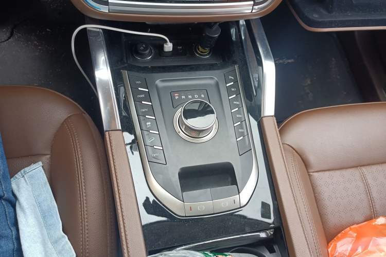 Used Zotye T700 2017 1.8T Dual-Clutch Luxury Model Gear Lever