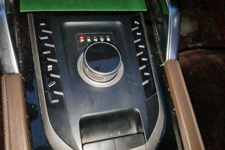 Used Zotye T700 2017 1.8T Dual-Clutch Luxury Model Gear Lever