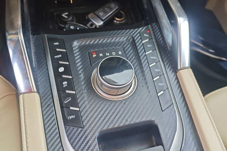 Used Zotye T700 2017 2.0T Automatic Prestige Edition Gear Lever