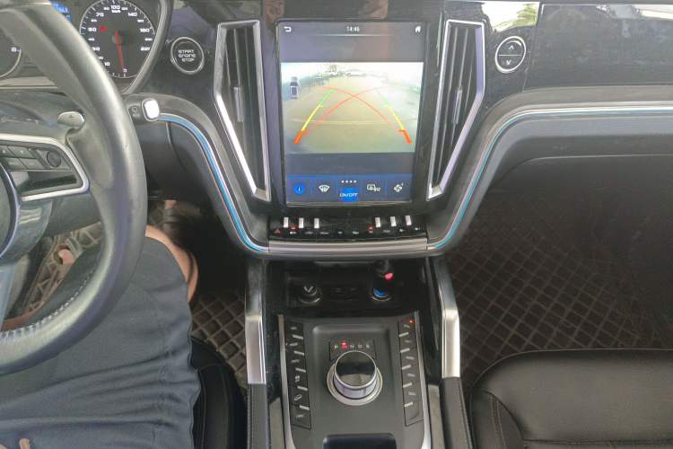 Used Zotye T700 2017 1.8T Dual-Clutch Luxury Model Gear Lever