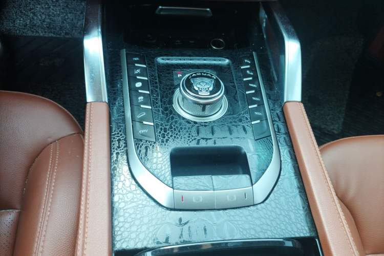Used Zotye T700 2017 2.0T Automatic Flagship Edition Gear Lever