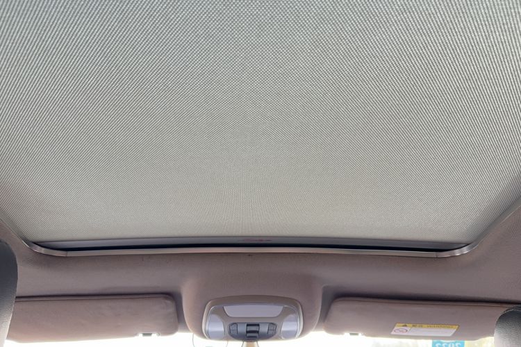 Used Zotye T700 2017 1.8T Dual-Clutch Luxury Model Headliner