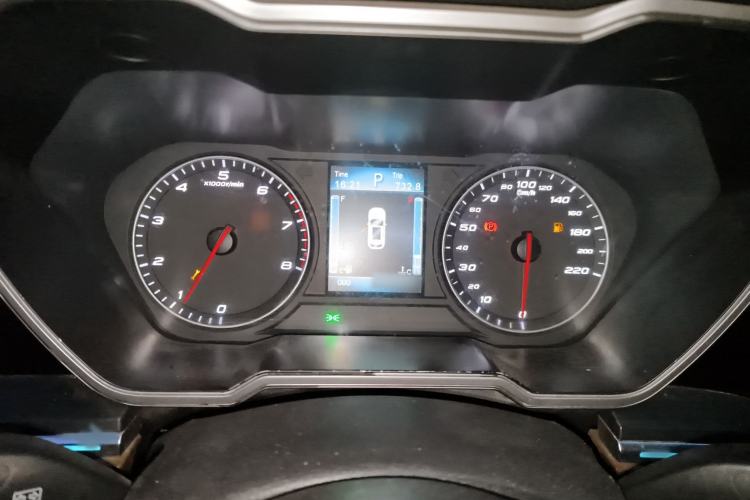 Used Zotye T700 2017 1.8T Dual-Clutch Luxury Model Instrument Cluster