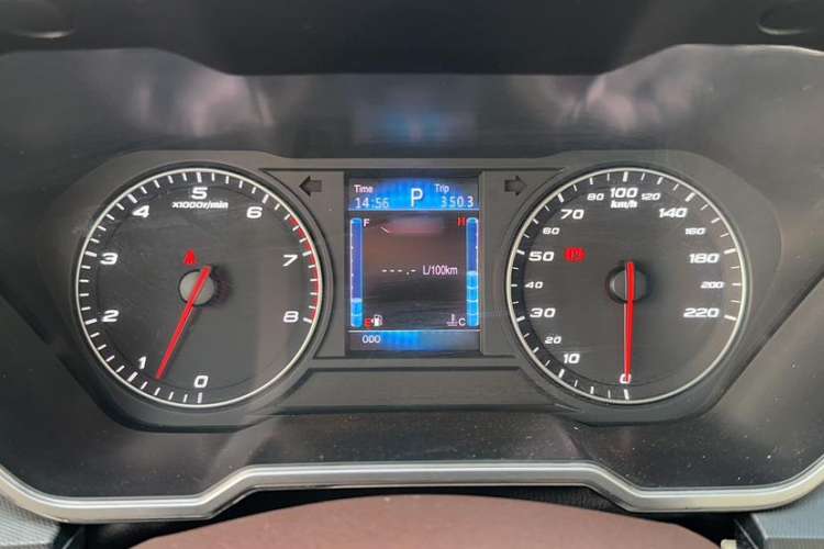 Used Zotye T700 2017 1.8T Dual-Clutch Luxury Model Interior 4