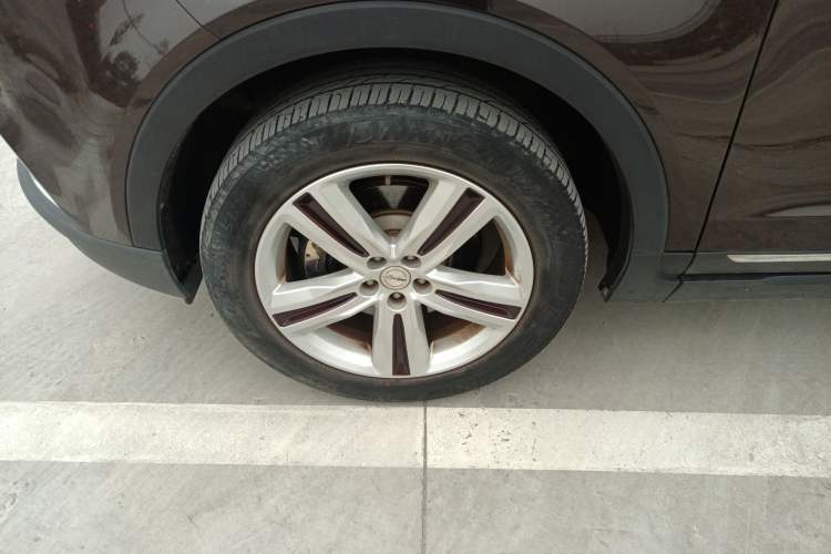 Used Zotye T700 2017 1.8T Dual-Clutch Luxury Model Left Front Wheel Hub