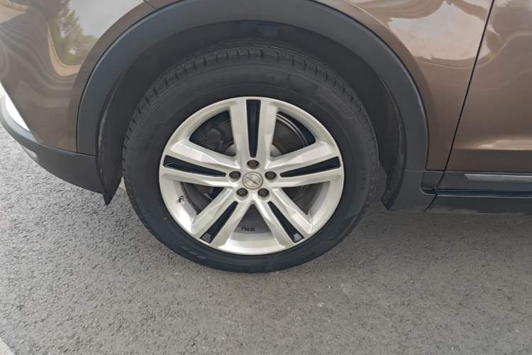 Used Zotye T700 2017 2.0T Automatic Prestige Edition Left Front Wheel Hub