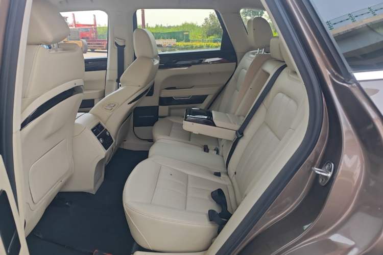 Used Zotye T700 2017 2.0T Automatic Prestige Edition Left Rear Seat