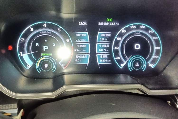 Used Zotye T700 2017 1.8T Dual-Clutch Prestige Model Odometer Close Up