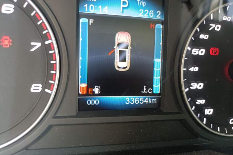 Used Zotye T700 2017 1.8T Dual-Clutch Luxury Model Odometer Close Up