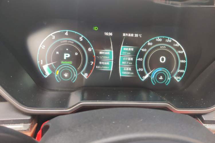 Used Zotye T700 2017 1.8T Dual-Clutch Prestige Model Odometer Close Up