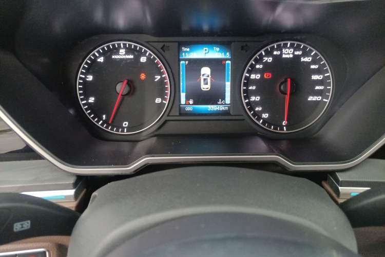 Used Zotye T700 2017 1.8T Dual-Clutch Luxury Model Odometer Close Up