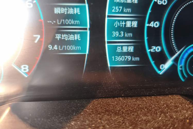 Used Zotye T700 2017 1.8T Dual-Clutch Prestige Model Odometer Close Up