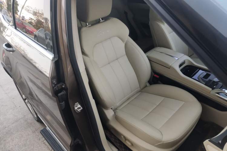 Used Zotye T700 2017 1.8T Dual-Clutch Prestige Model Right Front Seat