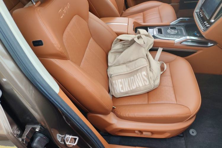 Used Zotye T700 2017 1.8T Dual-Clutch Prestige Model Right Front Seat