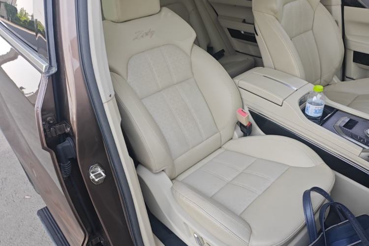 Used Zotye T700 2017 2.0T Automatic Prestige Edition Right Front Seat