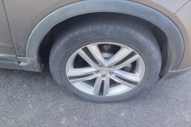 Used Zotye T700 2017 1.8T Dual-Clutch Prestige Model Right Front Wheel Hub