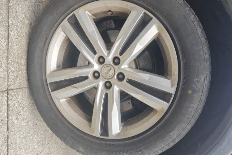 Used Zotye T700 2017 1.8T Dual-Clutch Prestige Model Right Front Wheel Hub