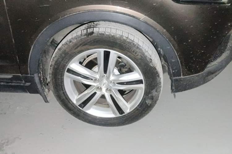 Used Zotye T700 2017 1.8T Dual-Clutch Prestige Model Right Front Wheel Hub