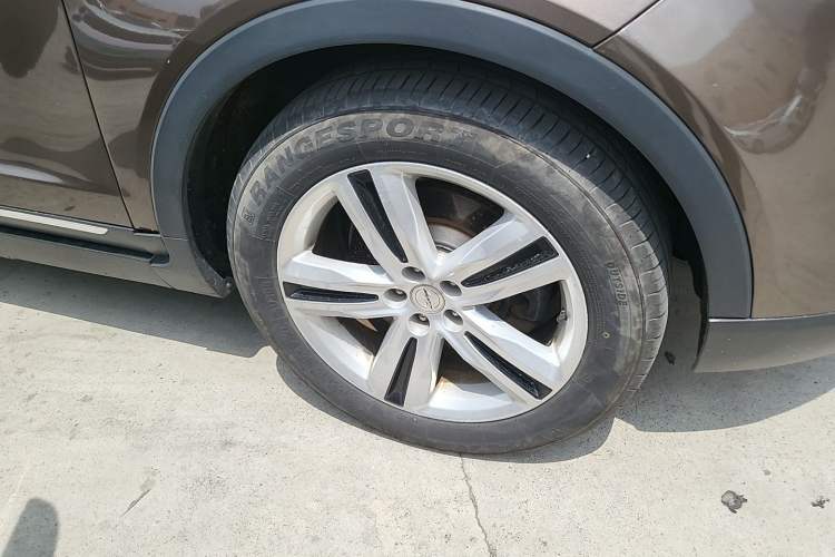 Used Zotye T700 2017 1.8T Dual-Clutch Prestige Model Right Front Wheel Hub
