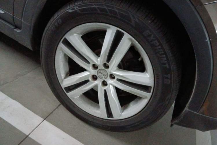 Used Zotye T700 2017 1.8T Dual-Clutch Prestige Model Right Front Wheel Hub