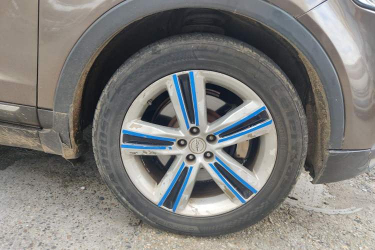 Used Zotye T700 2017 1.8T Dual-Clutch Prestige Model Right Front Wheel Hub