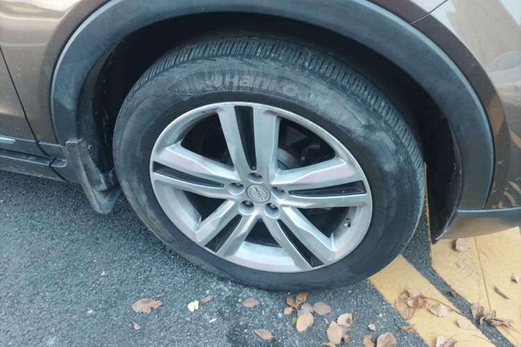 Used Zotye T700 2017 2.0T Automatic Flagship Edition Right Front Wheel Hub