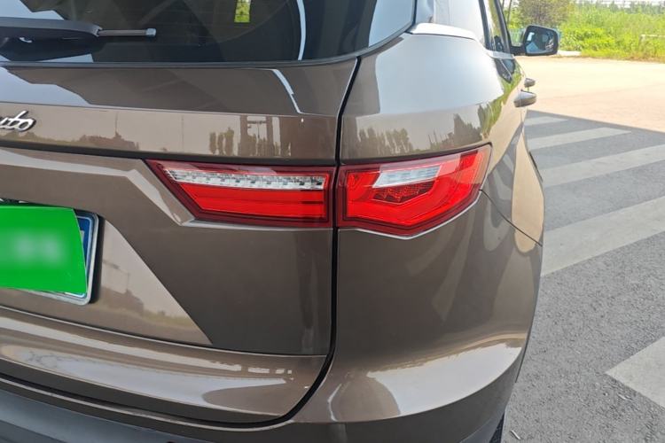 Used Zotye T700 2017 2.0T Automatic Prestige Edition Right Rear Taillight