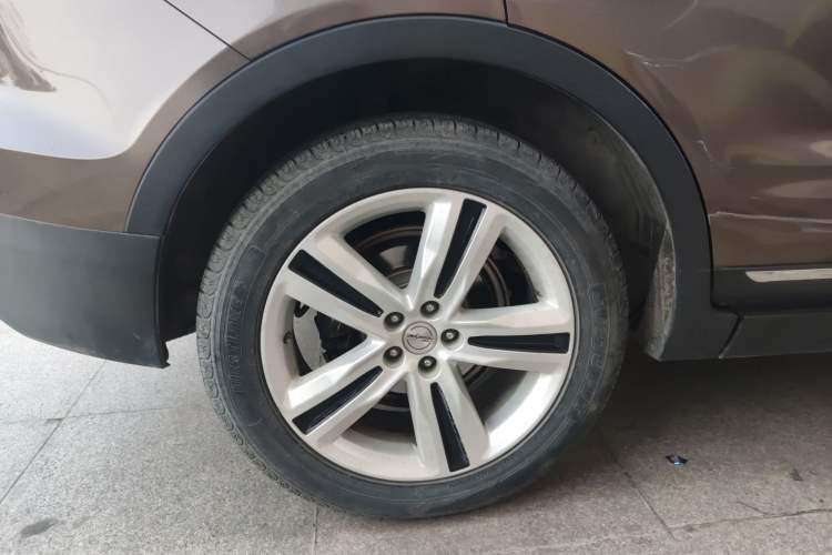 Used Zotye T700 2017 1.8T Dual-Clutch Prestige Model Right Rear Wheel Hub