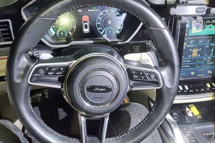 Used Zotye T700 2017 1.8T Dual-Clutch Prestige Model Steering Wheel