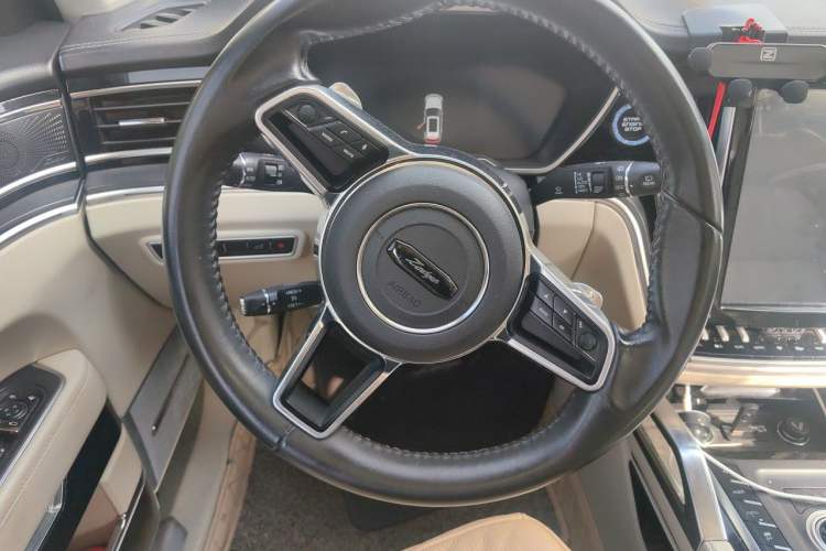 Used Zotye T700 2017 1.8T Dual-Clutch Prestige Model Steering Wheel