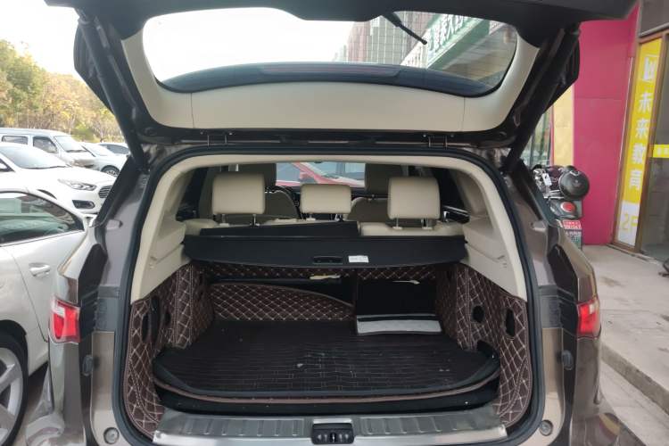 Used Zotye T700 2017 1.8T Dual-Clutch Prestige Model Trunk