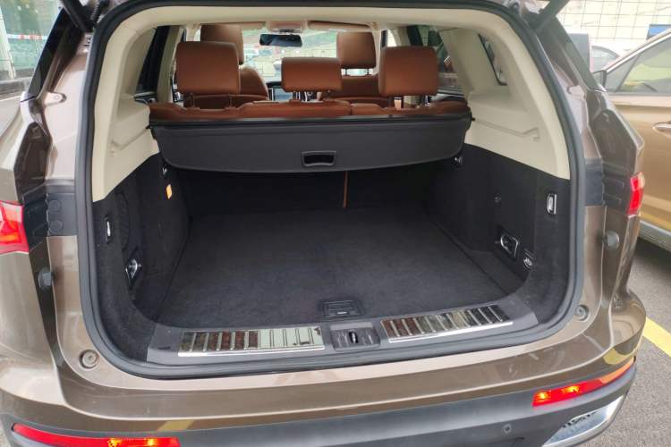 Used Zotye T700 2017 1.8T Dual-Clutch Prestige Model Trunk