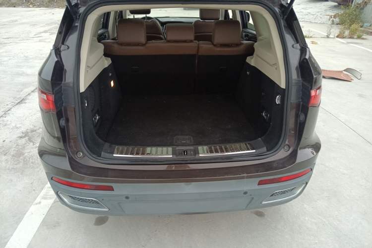 Used Zotye T700 2017 1.8T Dual-Clutch Luxury Model Trunk