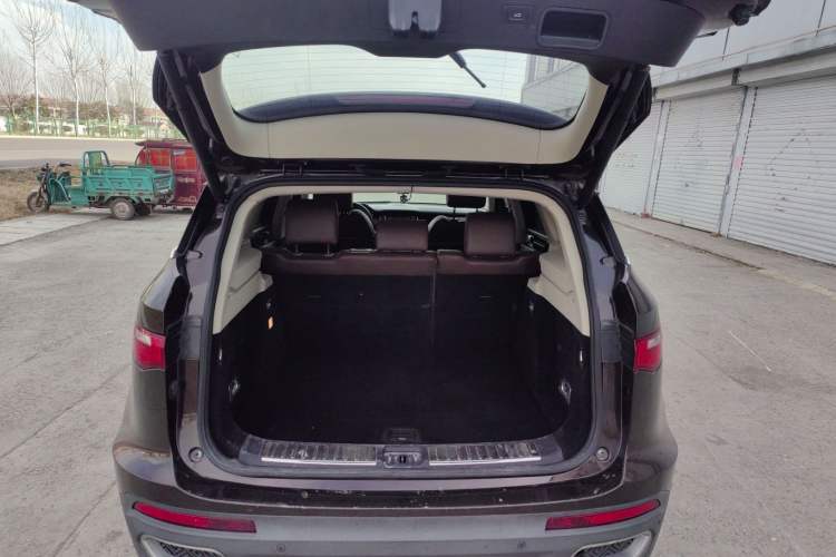Used Zotye T700 2017 1.8T Dual-Clutch Prestige New Year Edition Trunk