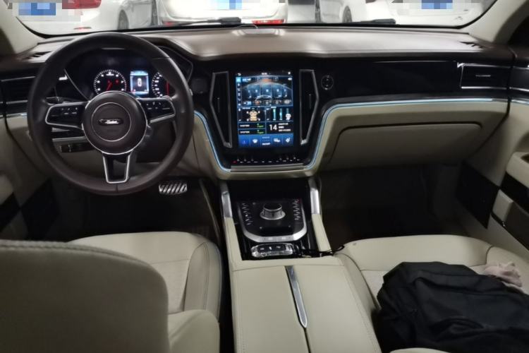 Used Zotye T700 2017 1.8T Dual-Clutch Luxury Model Center Console