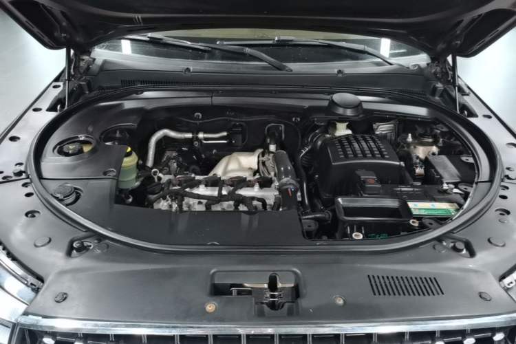 Used Zotye T700 2017 1.8T Dual-Clutch Luxury Model Engine Bay
