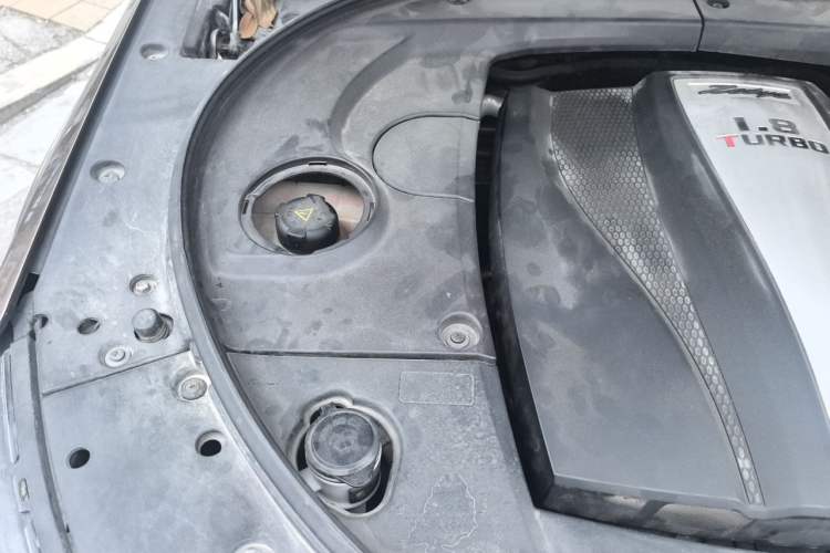 Used Zotye T700 2017 1.8T Dual-Clutch Prestige Model Engine Bay Right