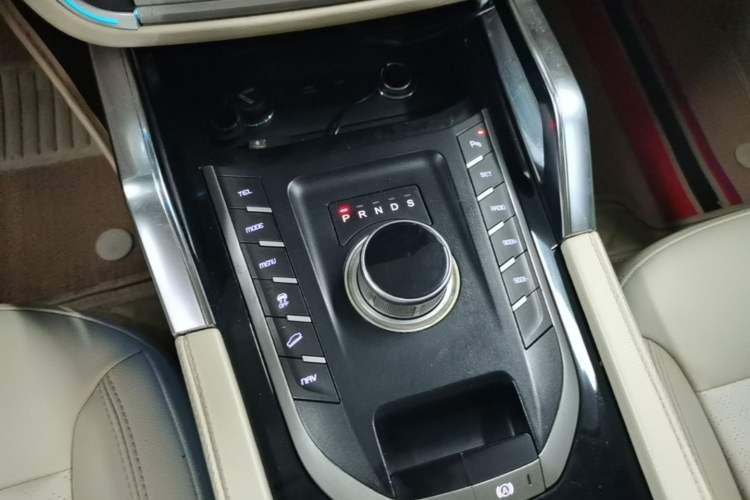 Used Zotye T700 2017 1.8T Dual-Clutch Luxury Model Gear Lever