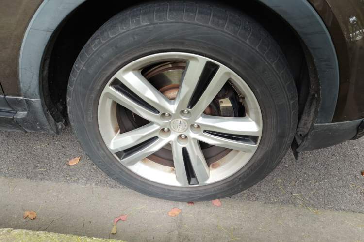 Used Zotye T700 2017 1.8T Dual-Clutch Prestige Model Right Front Wheel Hub