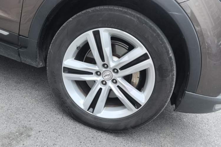 Used Zotye T700 2017 1.8T Dual-Clutch Prestige Model Right Front Wheel Hub