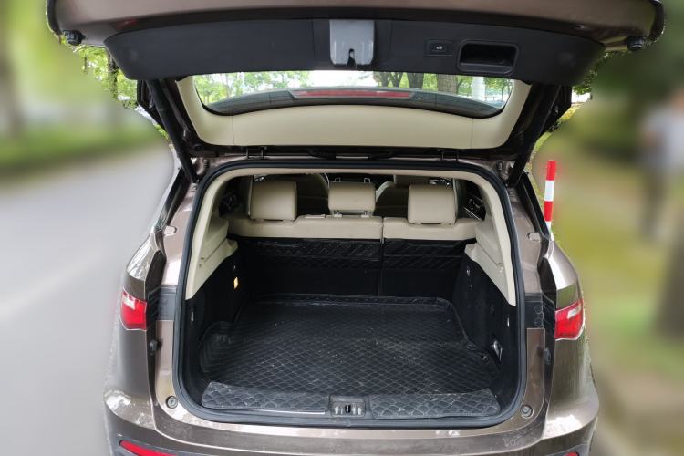 Used Zotye T700 2017 1.8T Dual-Clutch Prestige Model Trunk