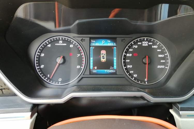 Used Zotye T700 2017 1.8T Dual-Clutch Luxury Model Instrument Cluster