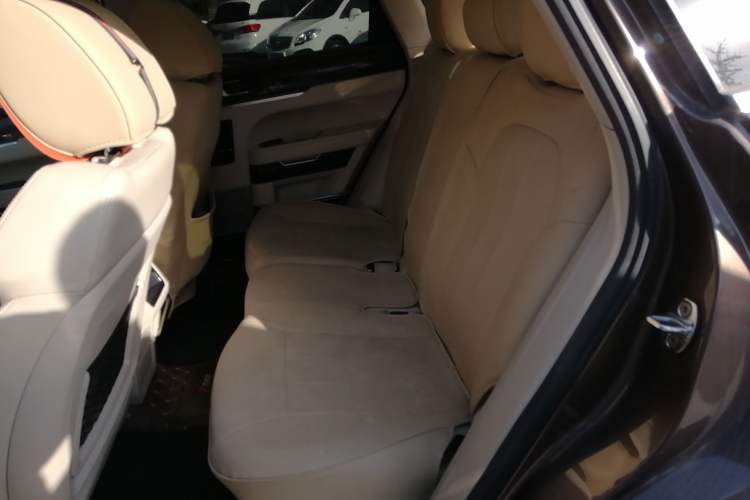 Used Zotye T700 2017 1.8T Dual-Clutch Luxury Model Left Rear Seat