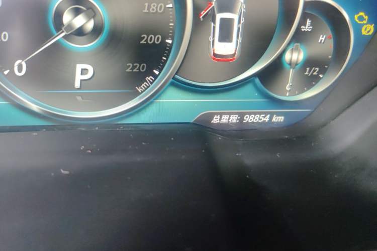 Used Zotye T700 2017 1.8T Dual-Clutch Prestige Model Odometer Close Up
