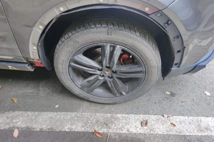 Used Zotye T700 2017 1.8T Dual-Clutch Prestige Model Right Front Wheel Hub